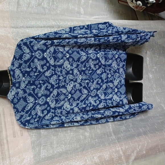 Forever 21 Paisley boho print topper wrap Blue/white Sz S oversized - Picture 2 of 4